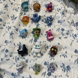 Lot of 15 Disney doorables